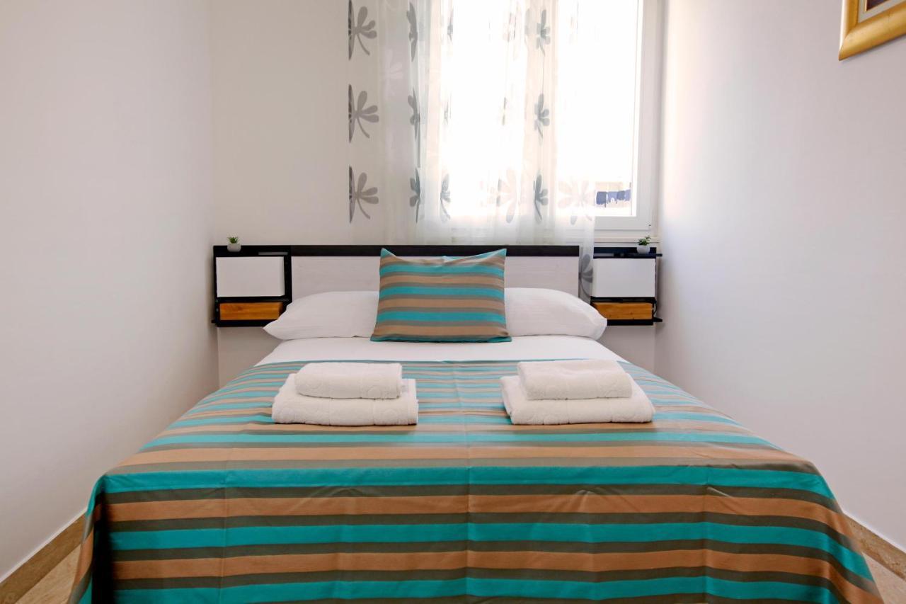 Modern 2-Bed Apt, Late Check In Available Split Bagian luar foto